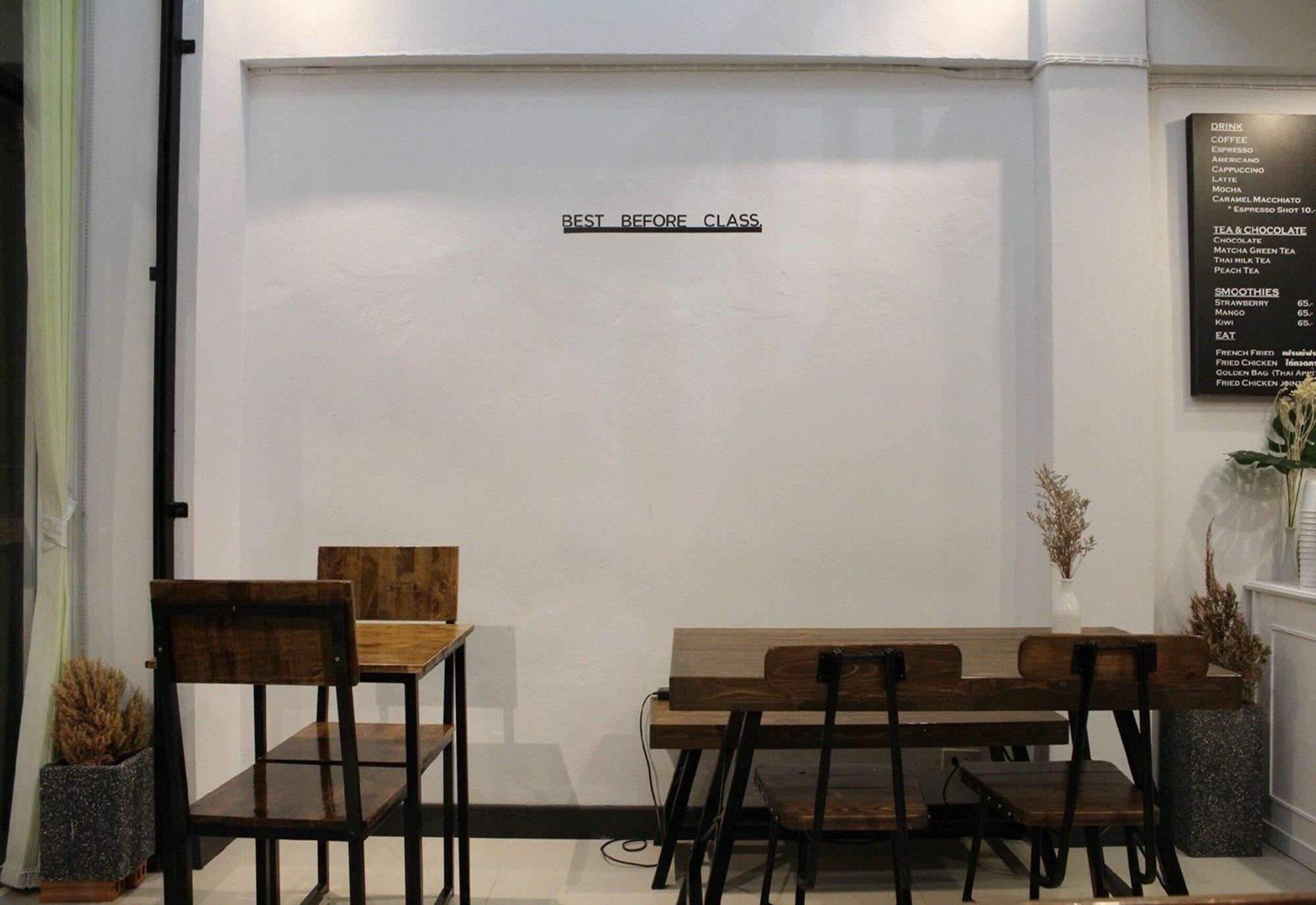 The Most Coffee & Guesthouse Chiang Mai Exterior photo